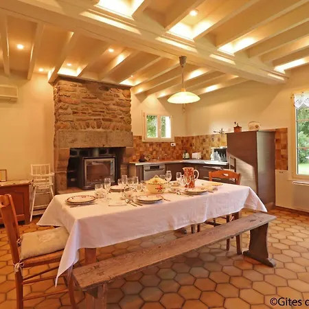 Holiday home Maison Familiale Confortable Avec Grand Jardin, Proche Nature Et Commodites, - Fr-1-497-194